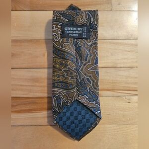 Givenchy Gentleman Paris 100% Silk Tie
